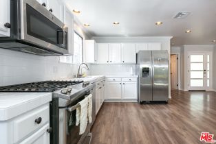 Single Family Residence, 6308 Glide ave, Woodland Hills, CA 91367 - 4