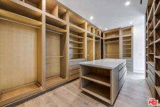 , 19554 Oxnard st, Tarzana, CA 91356 - 14