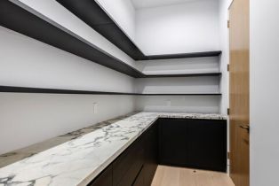 , 19554 Oxnard st, Tarzana, CA 91356 - 7