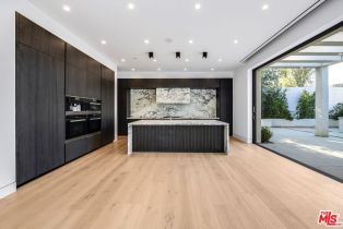 , 19554 Oxnard st, Tarzana, CA 91356 - 5