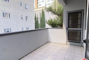 Condominium, 10535 Ashton ave, Wilshire Corridor, CA 90024 - 24