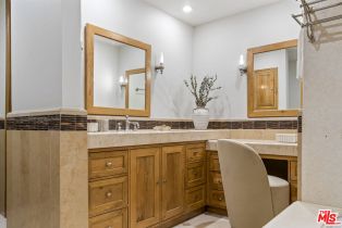 Condominium, 300 Swall dr, Beverly Hills, CA 90211 - 21