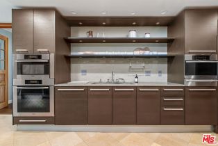 Condominium, 300 Swall dr, Beverly Hills, CA 90211 - 11