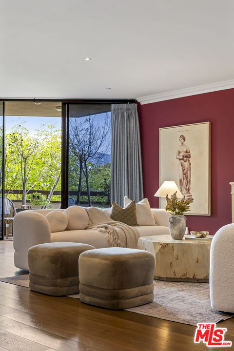 Condominium, 300 Swall dr, Beverly Hills, CA 90211 - 1