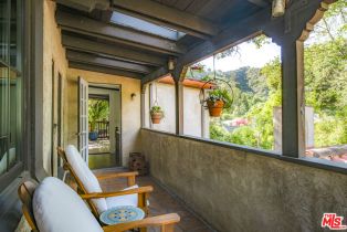 Single Family Residence, 9850 Yoakum dr, Beverly Hills, CA 90210 - 5