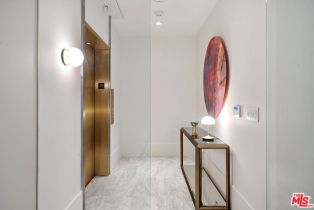 Condominium, 8420 Sunset blvd, West Hollywood , CA 90069 - 4