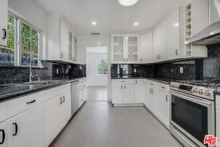 Single Family Residence, 657 Brooks ave, Venice, CA 90291 - 5