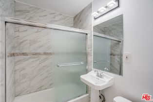 Single Family Residence, 657 Brooks ave, Venice, CA 90291 - 9