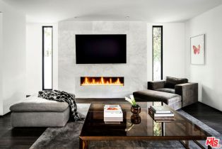 , 810 Orlando ave, West Hollywood , CA 90069 - 7