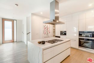 , 8600 Wilshire blvd, Beverly Hills, CA 90211 - 2