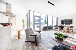 , 8600 Wilshire blvd, Beverly Hills, CA 90211 - 4