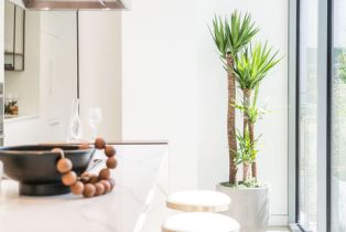 , 8600 Wilshire blvd, Beverly Hills, CA 90211 - 3