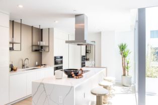 , 8600 Wilshire blvd, Beverly Hills, CA 90211 - 2