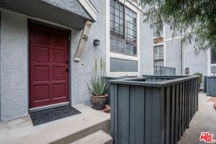 Condominium, 18100 Burbank blvd, Tarzana, CA 91356 - 2