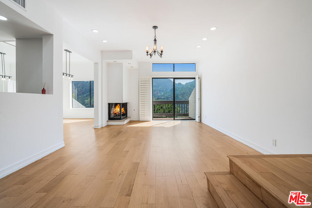Condominium, 1694 Michael ln, Pacific Palisades, CA 90272 - 1
