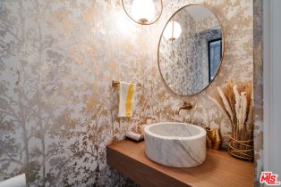 , 115 Park pl, Venice, CA 90291 - 11