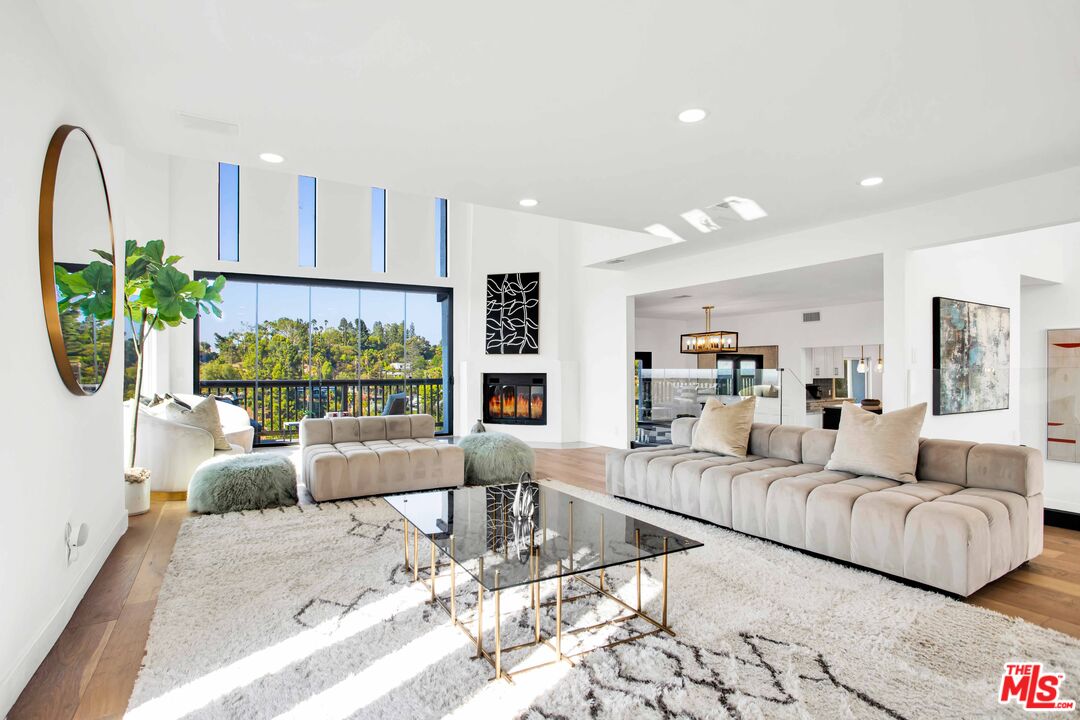 Single Family Residence, 11559 Dona Teresa dr, Studio City, CA 91604 - 1