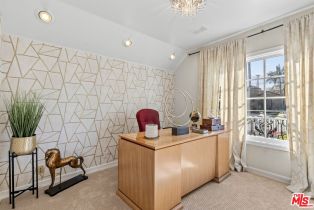 , 268 Palm dr, Beverly Hills, CA 90212 - 3