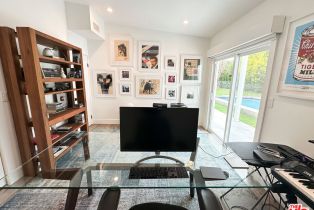 , 24125 Bessemer st, Woodland Hills, CA 91367 - 8