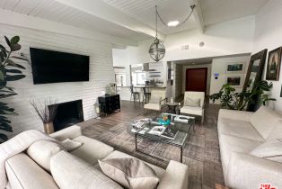 , 24125 Bessemer st, Woodland Hills, CA 91367 - 2