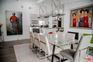 , 24125 Bessemer st, Woodland Hills, CA 91367 - 4