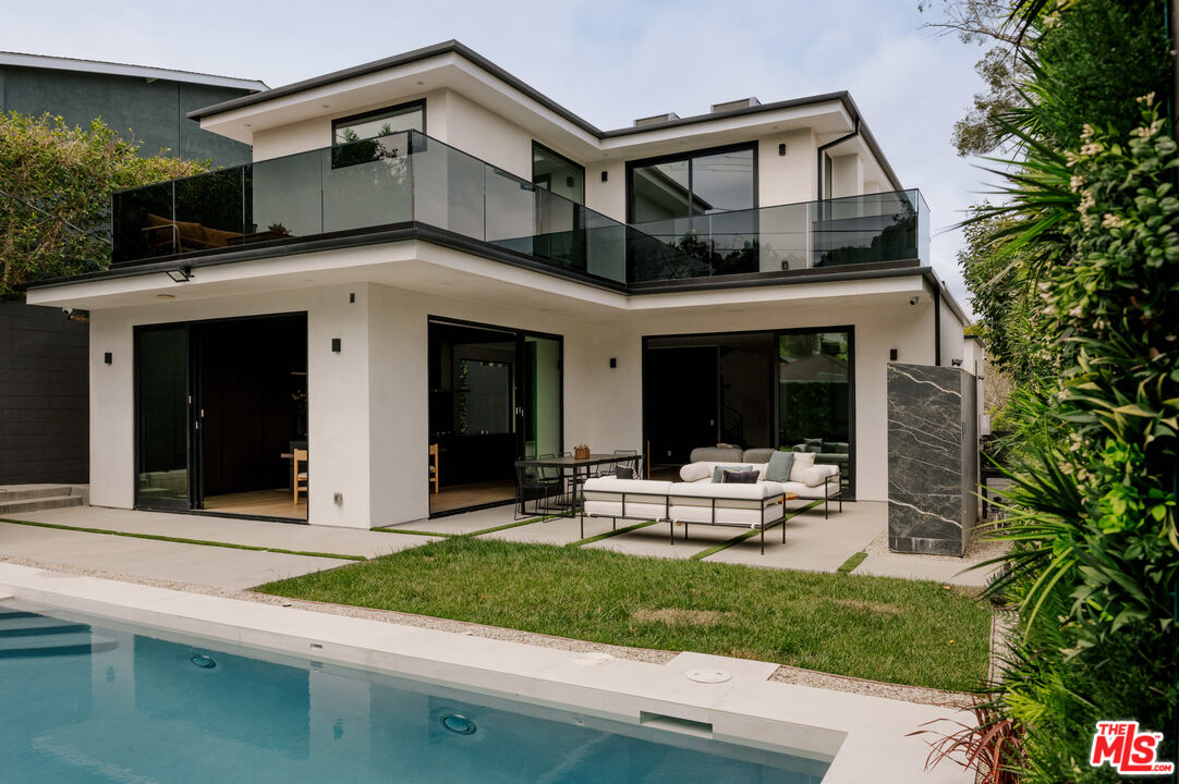 Single Family Residence, 14058 Davana ter, Sherman Oaks, CA 91423 - 1