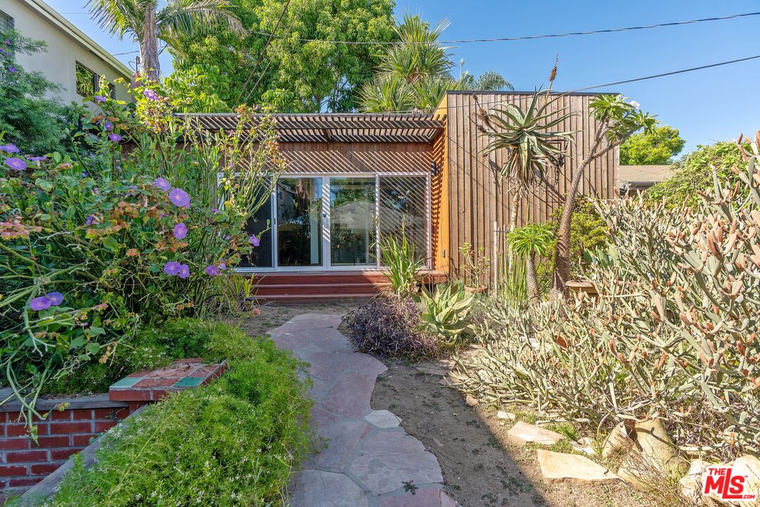 Apartment, 7507 Lexington ave, West Hollywood , CA 90046 - 1