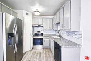 Condominium, 18555 Collins st, Tarzana, CA 91356 - 6