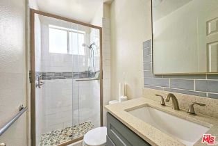 Condominium, 18555 Collins st, Tarzana, CA 91356 - 18