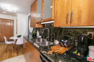 , 2721 2nd st, Santa Monica, CA 90405 - 9