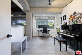 , 818 Doheny dr, West Hollywood , CA 90069 - 7