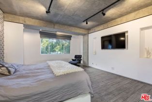 , 818 Doheny dr, West Hollywood , CA 90069 - 5