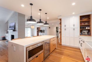 Single Family Residence, 23721 Mariano st, Woodland Hills, CA 91367 - 11