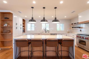 Single Family Residence, 23721 Mariano st, Woodland Hills, CA 91367 - 13