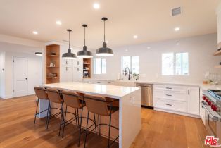 Single Family Residence, 23721 Mariano st, Woodland Hills, CA 91367 - 12