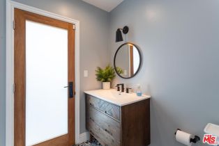 Single Family Residence, 23721 Mariano st, Woodland Hills, CA 91367 - 35