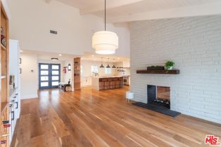 Single Family Residence, 23721 Mariano st, Woodland Hills, CA 91367 - 4