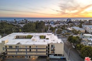 Condominium, 2311   4th St, Santa Monica, CA  Santa Monica, CA 90405