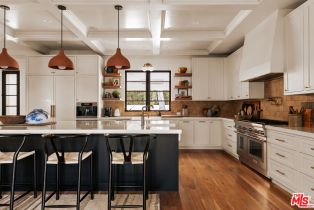 Single Family Residence, 3901 Longridge ave, Sherman Oaks, CA 91423 - 9