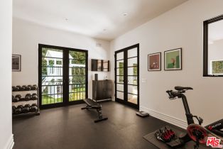 Single Family Residence, 3901 Longridge ave, Sherman Oaks, CA 91423 - 26