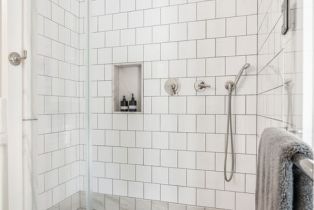 Condominium, 8420 Sunset blvd, West Hollywood , CA 90069 - 10