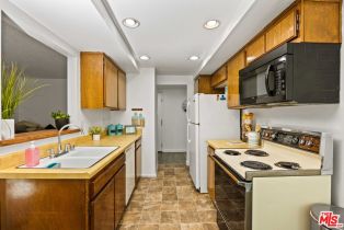 Condominium, 5310 Circle dr, Sherman Oaks, CA 91401 - 8