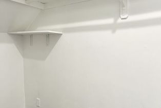 , 1037 Lincoln blvd, Santa Monica, CA 90403 - 5