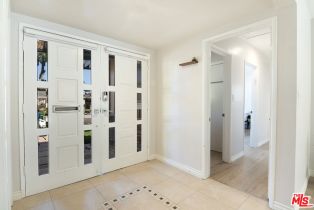 , 19210 Sylvan st, Tarzana, CA 91335 - 8