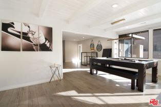 , 19210 Sylvan st, Tarzana, CA 91335 - 19