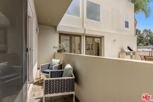 Condominium, 11851 Laurelwood dr, Studio City, CA 91604 - 10