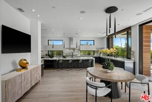 Single Family Residence, 455 Castle pl, Beverly Hills, CA 90210 - 14