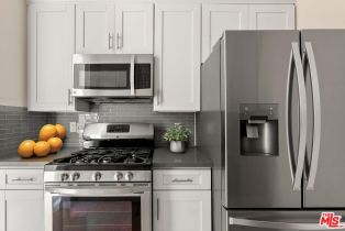 Condominium, 112 HAMILTON dr, Beverly Hills, CA 90211 - 7