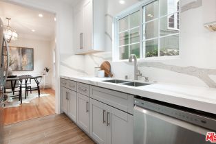 Townhouse, 422 Smithwood dr, Beverly Hills, CA 90212 - 14