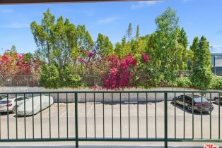 Condominium, 5460 White Oak ave, Encino, CA 91316 - 8